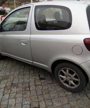 Toyota Yaris D4D-2 lugares Julho/03 - à venda - Ligeiros