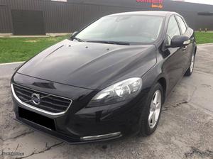 Volvo V40 D2 Kinetic Julho/13 - à venda - Ligeiros