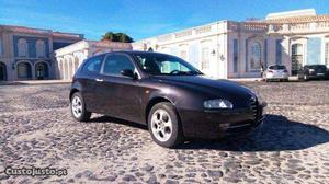 Alfa Romeo 147 full extras Abril/01 - à venda - Ligeiros