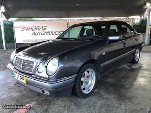 Mercedes-Benz E 220 CDI Elegance Maio/99 - à venda -