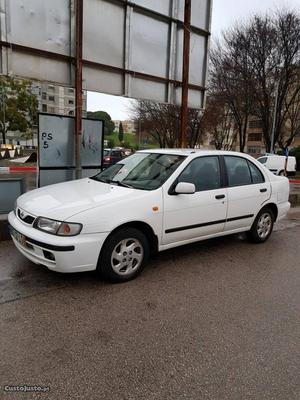 Nissan Almera 1.4i 4portas Junho/98 - à venda - Ligeiros