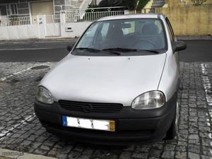 Opel Corsa  v Fevereiro/00 - à venda - Ligeiros