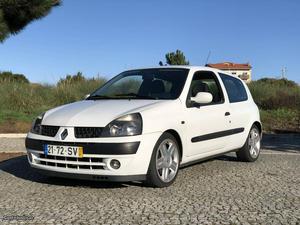 Renault Clio 1.5 dci 3p 5l Janeiro/02 - à venda - Ligeiros