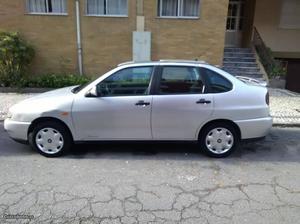 Seat Cordoba Impecável Julho/98 - à venda - Ligeiros