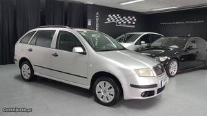 Skoda Fabia B. 1.2 Attrative Março/06 - à venda - Ligeiros