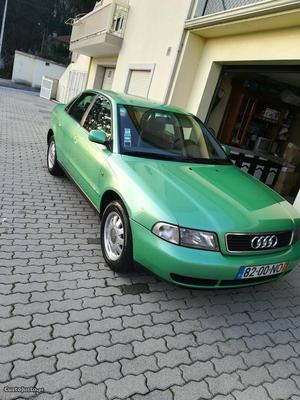 Audi A4 1.9 TDI 110 CV Março/98 - à venda - Ligeiros