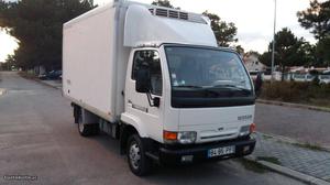 Nissan Cabstar frigorífica Março/00 - à venda -