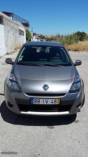 Renault Clio Elegance Março/10 - à venda - Ligeiros