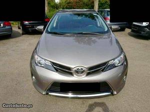 Toyota Auris 1.4 D-4D 90cv Agosto/14 - à venda - Ligeiros