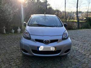 Toyota Aygo 1.0 Dezembro/09 - à venda - Ligeiros