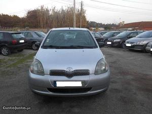 Toyota Yaris 1.0 VVTI Outubro/00 - à venda - Ligeiros