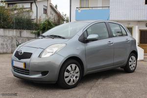 Toyota Yaris 1.4 D-4D 5 Portas Agosto/08 - à venda -