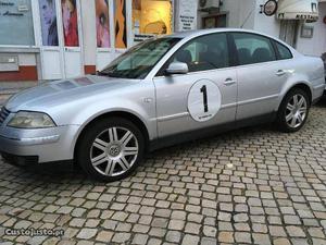 VW Passat 1.9 TDi Highline Dezembro/02 - à venda - Ligeiros