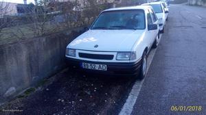 Opel Corsa corsa A 5 portas Abril/93 - à venda - Ligeiros