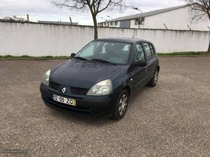 Renault Clio v Março/05 - à venda - Ligeiros