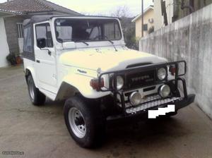 Toyota BJ 40 Abril/82 - à venda - Pick-up/ Todo-o-Terreno,