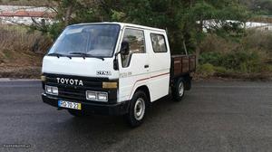 Toyota Dyna 150 cabine dupla Outubro/91 - à venda -