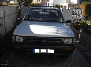 Toyota Hilux 2.4 D Novembro/96 - à venda - Pick-up/