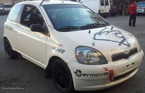 Toyota Yaris vvti Março/00 - à venda - Ligeiros