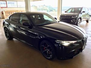 Alfa Romeo Giulia 2.2 D Veloce AT8 AWD Julho/17 - à venda -