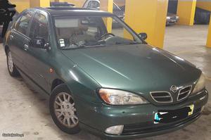 Nissan Primera 2.0 Agosto/02 - à venda - Ligeiros