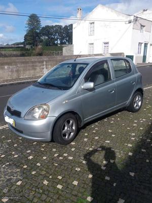 Toyota Yaris  Março/00 - à venda - Ligeiros