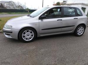 Fiat Stilo v caixa 6 Julho/03 - à venda - Ligeiros