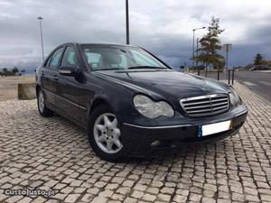 Mercedes-Benz C 220 CDI Nacional CxAuto Setembro/01 - à