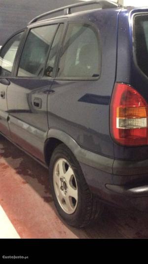 Opel Zafira 7 lugares Junho/00 - à venda - Ligeiros