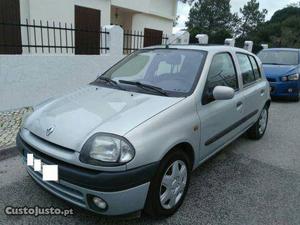 Renault Clio (5 lugares) Março/99 - à venda - Ligeiros