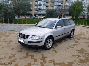 VW Passat Variant1.9TDIHighlin Dezembro/02 - à venda -