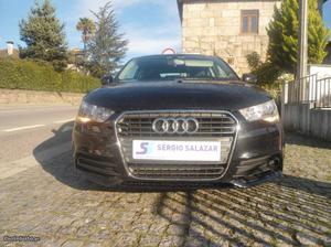 Audi A1 1.6 tdi Sport Agosto/11 - à venda - Ligeiros