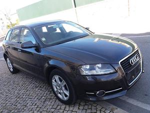 Audi A3 1.6 Sportback TDI Março/11 - à venda - Ligeiros