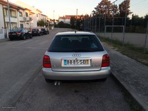 Audi A4 avant Março/98 - à venda - Ligeiros Passageiros,