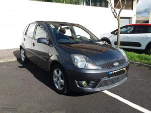 Ford Fiesta 1.4 Tdci 5 lugares Agosto/06 - à venda -