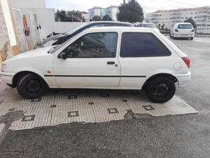 Ford Fiesta 1.8d boss troco Janeiro/95 - à venda - Ligeiros