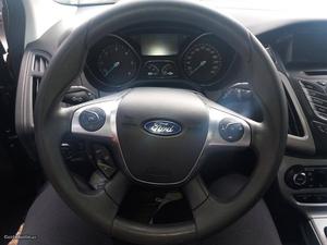 Ford Focus 1.6 tdci Agosto/13 - à venda - Ligeiros