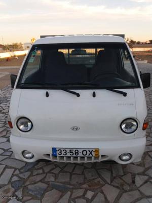 Hyundai H100 td Janeiro/00 - à venda - Comerciais / Van,
