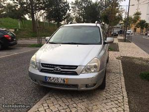 Kia Carnival 2.9 LX 7 lugares Junho/07 - à venda -