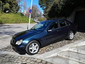 Mercedes-Benz C 200 Classic Março/03 - à venda - Ligeiros