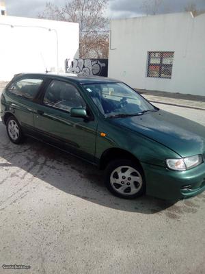 Nissan Almera v com a.c Março/99 - à venda -