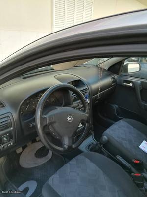 Opel Astra cv 16v Dezembro/00 - à venda - Ligeiros