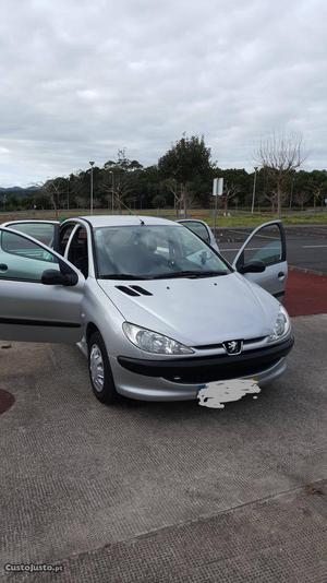 Peugeot 206 Hdil Março/04 - à venda - Ligeiros