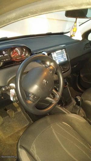 Peugeot 208 Active 1.4 hdi Março/13 - à venda - Ligeiros