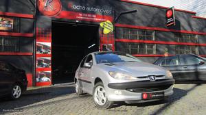 Peugeot  XT Aut. 75cv,5p Outubro/00 - à venda -