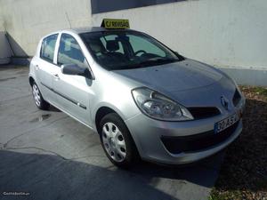 Renault Clio 1.2 MUITO ESTIMADO Outubro/05 - à venda -