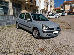 Renault Clio 1.2 Outubro/02 - à venda - Ligeiros