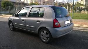 Renault Clio 1.2i-16v GPL Junho/02 - à venda - Ligeiros