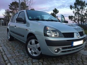 Renault Clio 1.2i 5P 5lug IMPEC Outubro/02 - à venda -