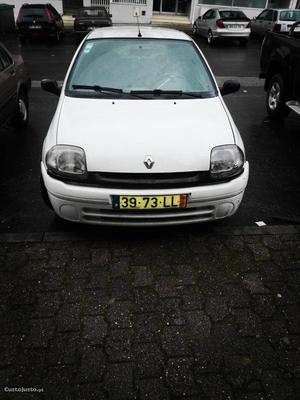 Renault Clio Clio motor 1.2 Fevereiro/98 - à venda -